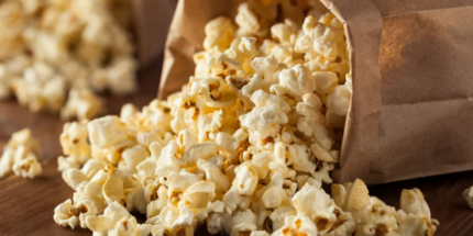 une de nos animations culinaires|Caractéristique technique pour Bar à Pop Corn|pop corn rose|chariot pop corn|pop corn(1)